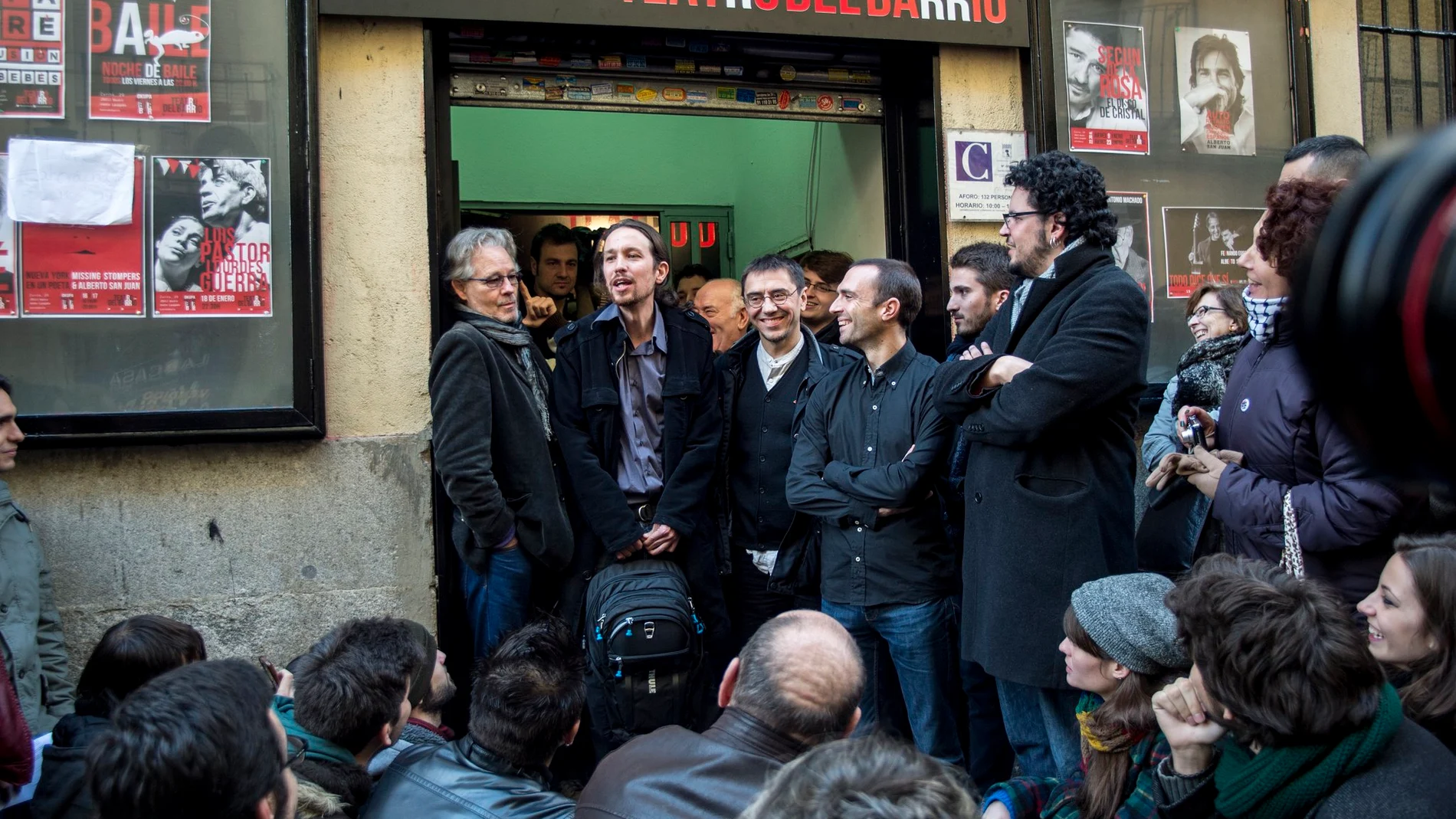 MPrimeros actos de Podemos con Pablo Iglesias y Juan Carlos Monedero en el Teatro del Barrio de Madrid, en enero de 2014 . Dani Gago .