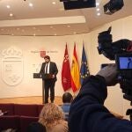 El presidente del Gobierno regional, Fernando López Miras, en la rueda de prensaEl presidente del Gobierno regional, Fernando López Miras, en la rueda de prensa1/17/2020