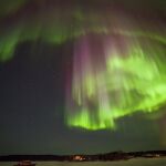 Aurora boreal cerca del lago Inari (Finlandia)