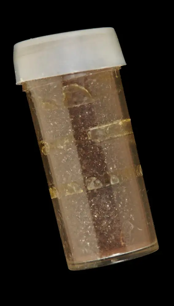 Una de las muestras del meteorito Wedderburn extraída por los geólogos