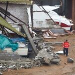 Aspecto del puerto de Palamós gravemente afectado a consecuencia de la borrasca Gloria. EFE/ David Borrat