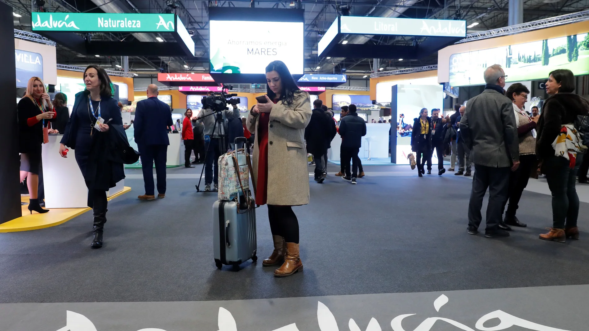 El presidente de la Junta, Juanma Moreno visita Fitur
