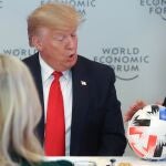 Donald Trump viajó ayer a Suiza para participar en el Foro Económico de Davos