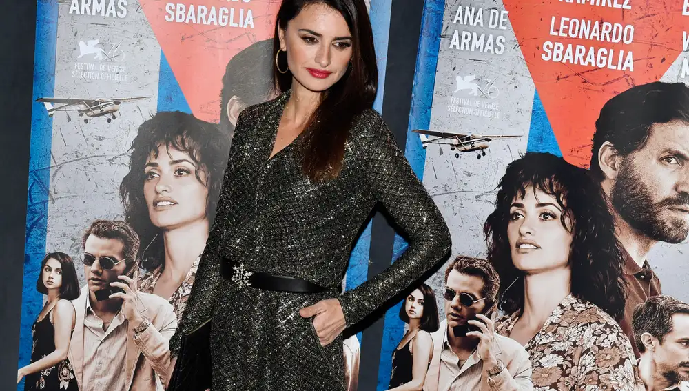 Paris (France), 22/01/2020.- Spanish actress Penelope Cruz poses during the premiere of 'Cuban Network' (Wasp Network) in Paris,? France, 22 January 2020. The movie by French director Olivier Assayas will be released in French theaters on 29 January 2020. (Cine, Francia) EFE/EPA/JULIEN DE ROSA