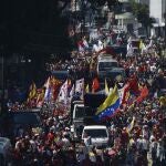 Simpatizantes chavistas celebran en Caracas el golpe que acabó con la dictadura de Marcos Perez Jiménez en 1958/AP