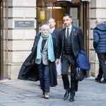 Clara Ponsatí, junto a su abogado, tras la celebración de la audiencia preliminar sobre el juicio desu extradición a España