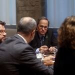 El presidente de la Generalitat, Quim Torra (c) durante su reunión con los consellers de los departamentos implicados en la gestión de los efectos de la borrasca Gloria para evaluar los daños y coordinar la respuesta de las instituciones.