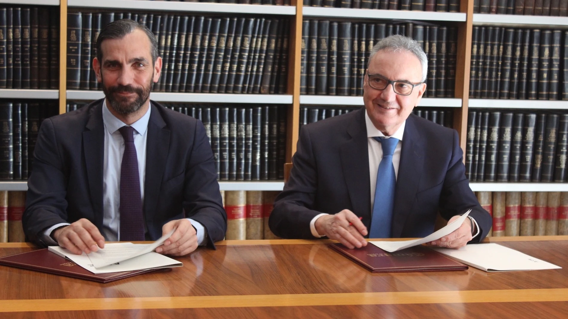Francisco Martínez-Cosentino firma el acuerdo para que la multinacional sea empresa colaboradora en la Expo de Dubai 2020