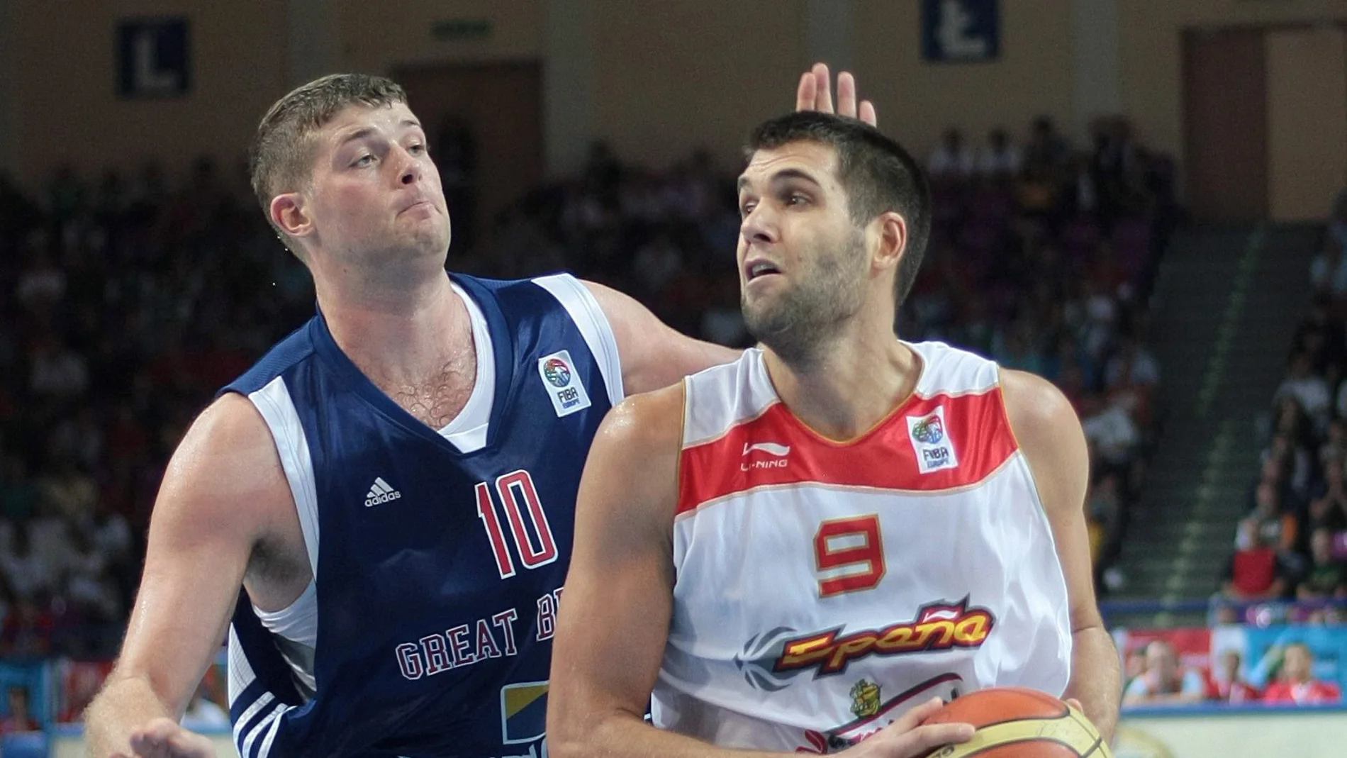 Robert Archibald, en un partido con Gran Bretaña frente a España