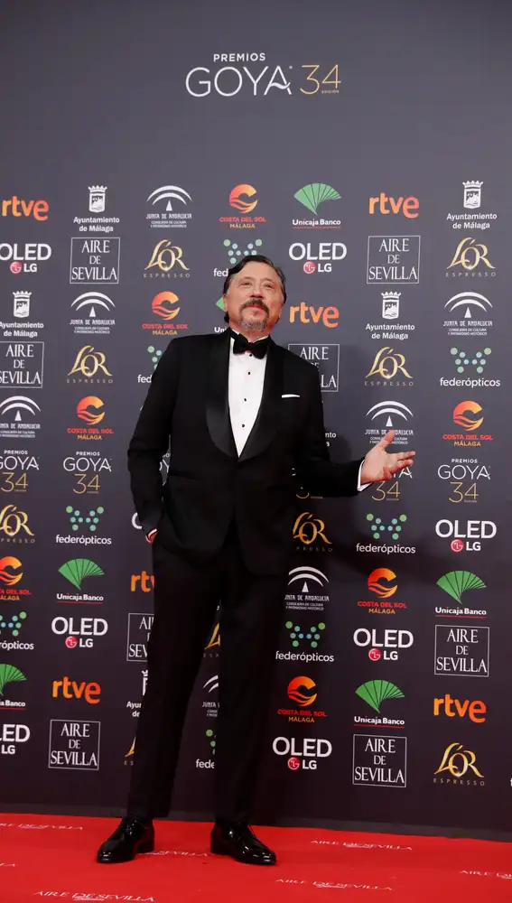 El actor, guionista y escritor Carlos Bardem, a su llegada a la entrega de los Premios Goya 2020 que se celebra esta noche en el Palacio de los Deportes José María Martín Carpena de Málaga.