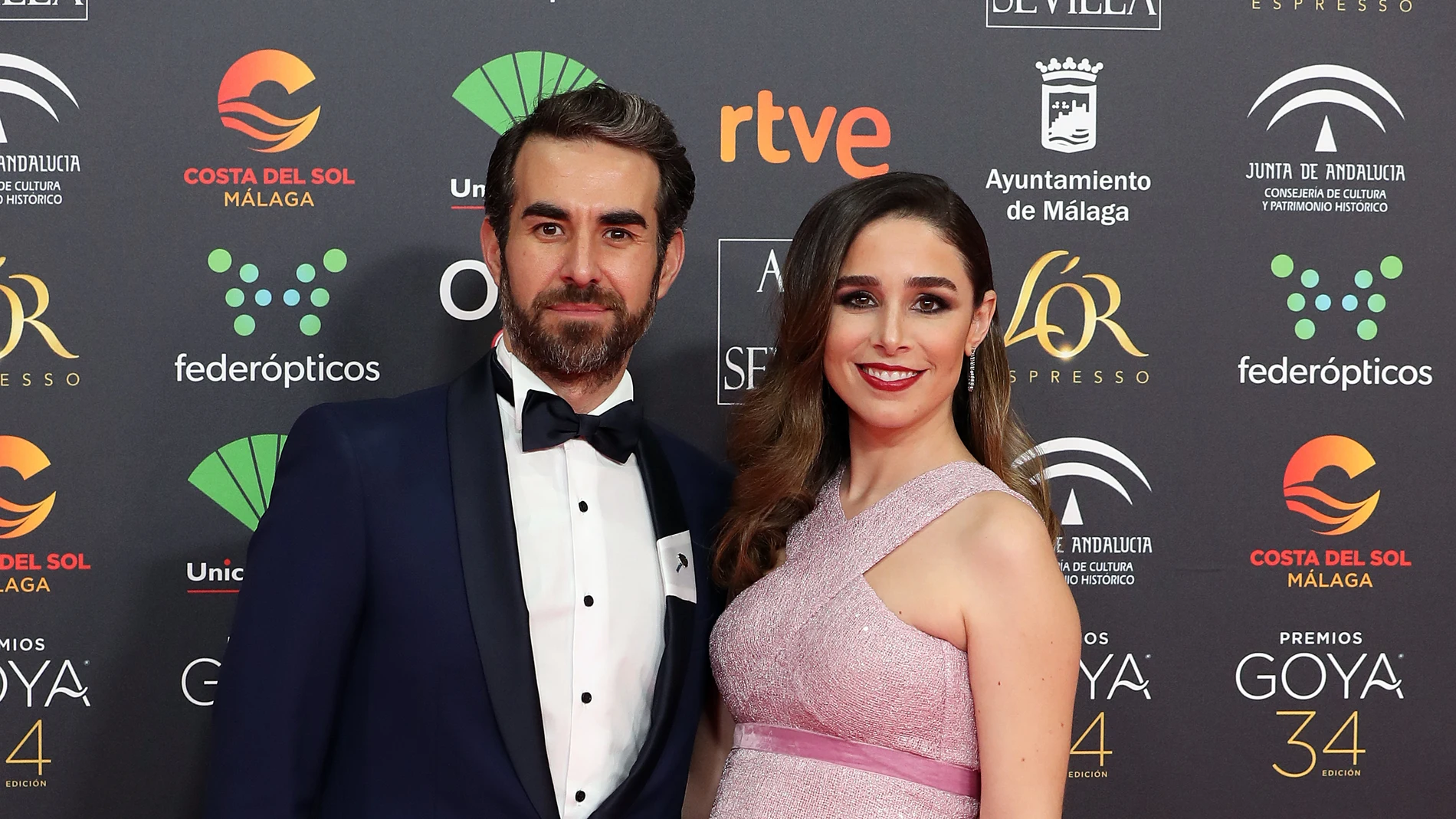 Daniel Muriel y Candela Serrat en la alfombra roja de los Premios Goya 2020.