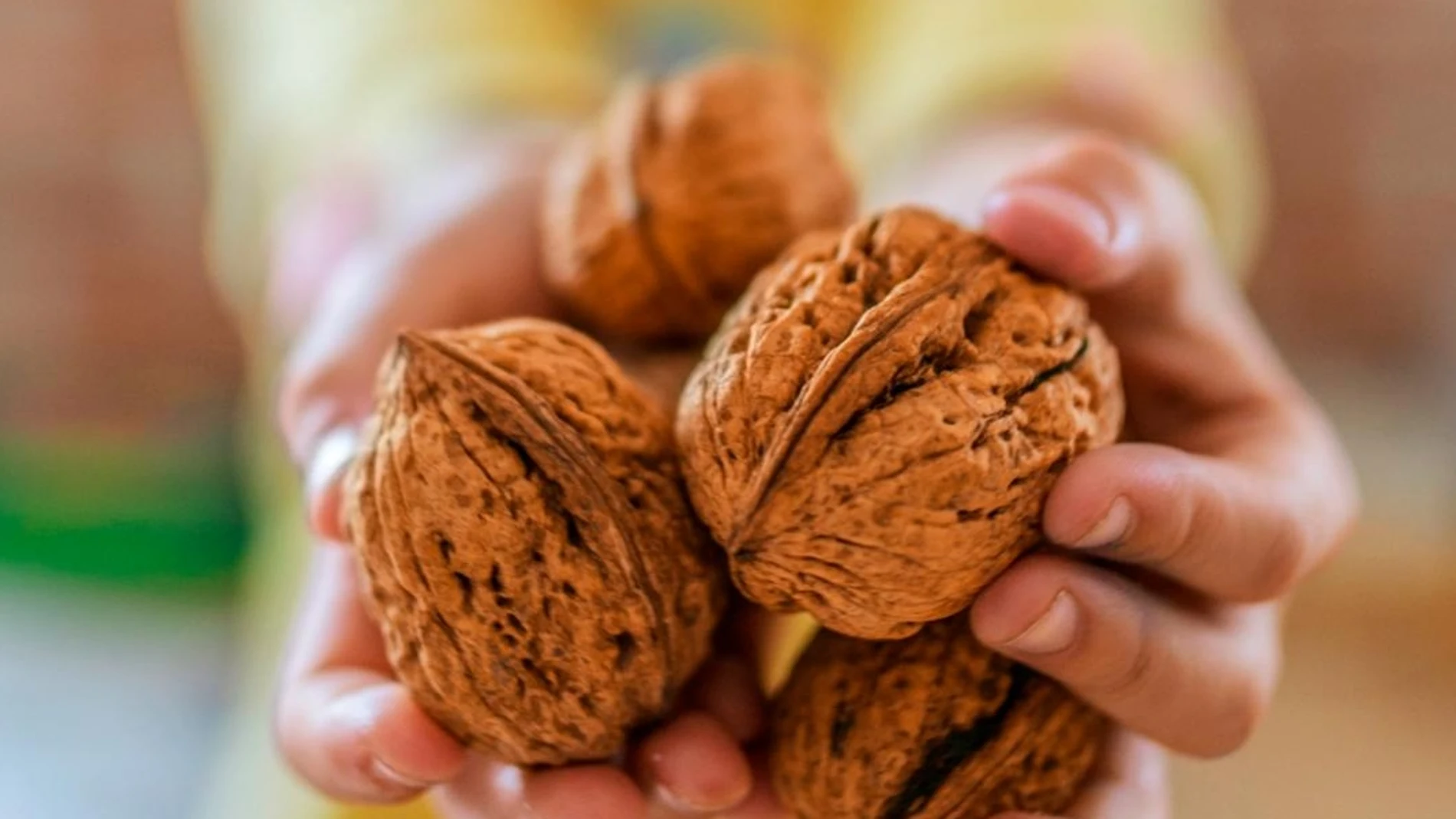 Los frutos secos pueden quedar alojados provocando una obstrucción parcial que cuyos efectos no se detectan de forma inmediata | Dreamstime