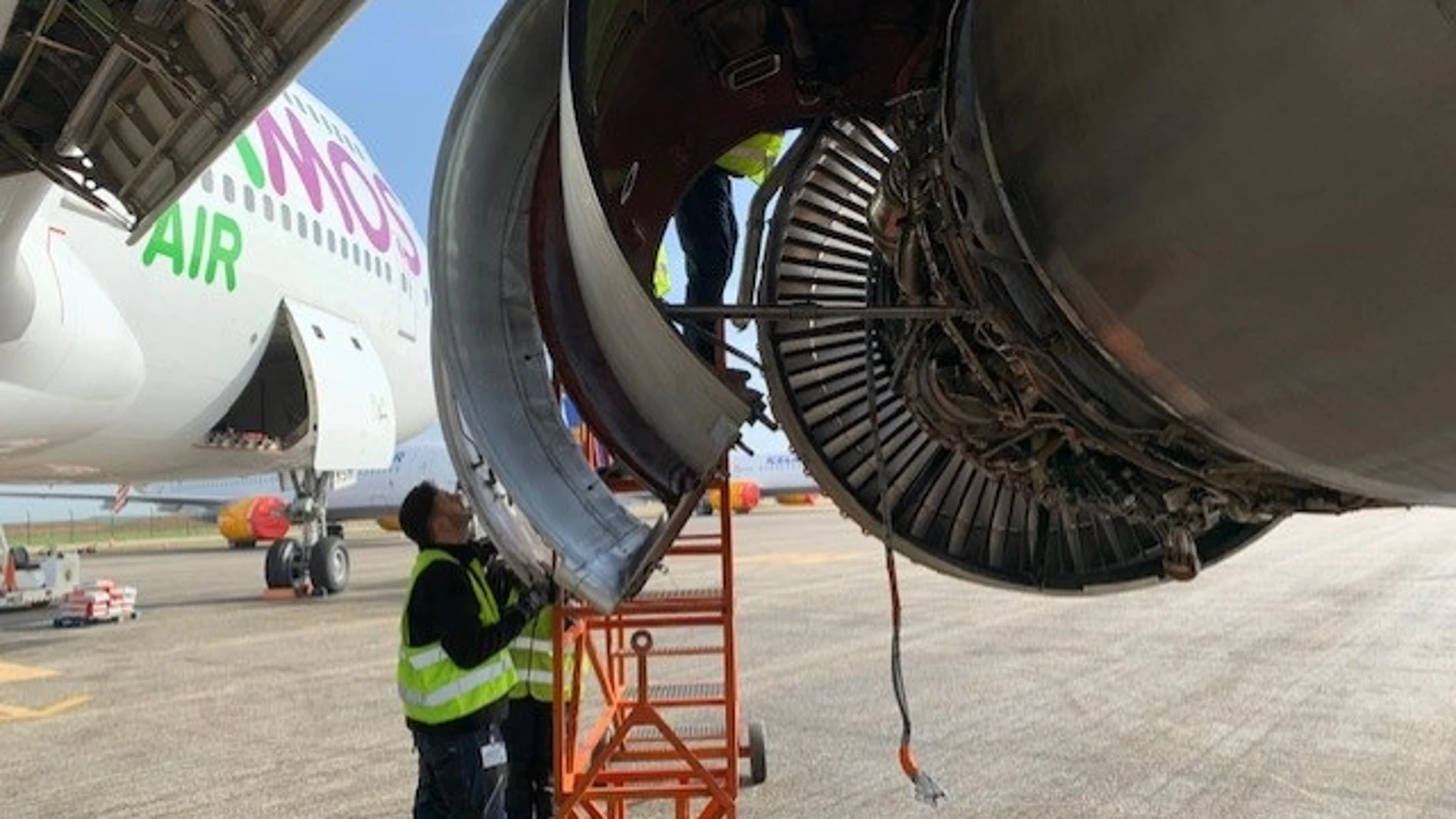 Servitec inicia el reciclaje del avión Jumbo Boeing 747 en el aeropuerto de Lleida-Alguaire