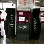 Los consumidores reclaman a Renfe "devoluciones exprés" del billete en caso de retraso o cancelación