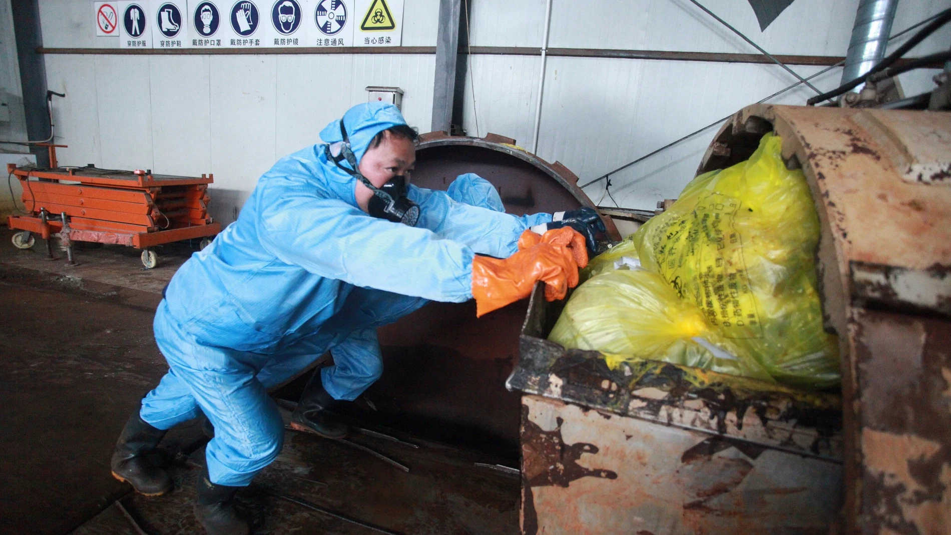 Tratamiento de residuos médicos en China en medio de un brote de coronavirus