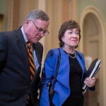Los senadores republicanos Richard Burr y Susan Collins