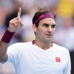 Melbourne (Australia), 28/01/2020.- Roger Federer of Switzerland gestures during his fifth round match against Tennys Sandgren of the USA at the Australian Open tennis tournament at Melbourne Park in Melbourne, Australia, 28 January 2020. (Tenis, Abierto, Suiza, Estados Unidos) EFE/EPA/DAVE HUNT AUSTRALIA AND NEW ZEALAND OUT EDITORIAL USE ONLY