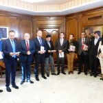 El presidente de la Asamblea Regional, Alberto Castillo, junto al consejero de Presidencia, Javier Celdrán, y los portavoces parlamentarios de todos los partidos