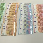  Un sintecho devuelve un bolso con más de 1.500 euros
