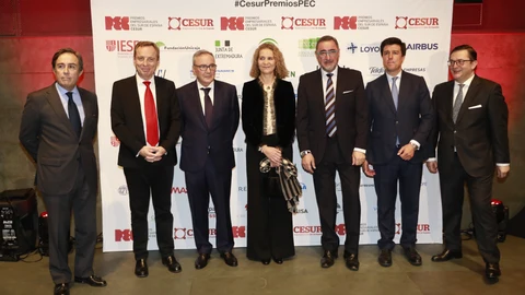De izquierda a derecha: Ricardo Pumar, presidente de Cesur; Guillaume Duverdier, presidente de Heineken; Francisco Cosentino, Grupo Cosentino; infanta doña Elena de Borbón; Carlos Herrera; Ismael Clemente de Merlin Propertis; Fernando Seco, vicepresidente ejecutivo y fundador de Cesur.