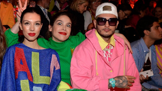 Alejandra Rubio, Cosima Ramirez y Omar Montes en el desfile de Agatha Ruiz de la Prada.