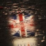Reflejo de la "Union flag" durante un evento para exaltar la amistad entre Europa y Reino Unido.