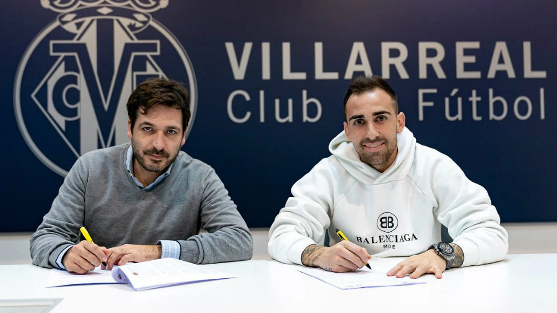 Paco Alcácer firma con el Villarreal