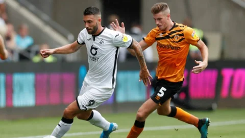 Borja Bastón con el Swansea.