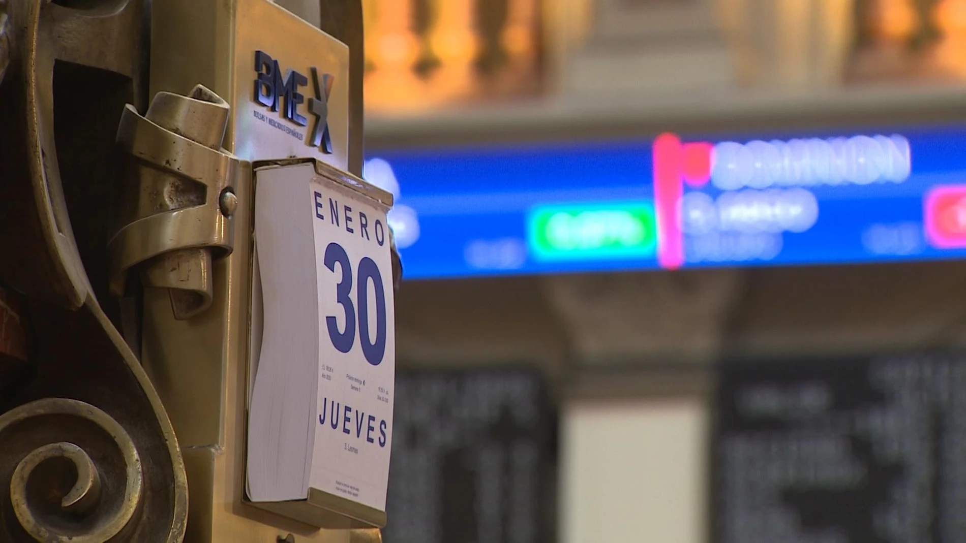 VÍDEO: Economía/Bolsa.- El Ibex 35 lucha por los 9.500 puntos a media sesión, pese a caer un 0,5%