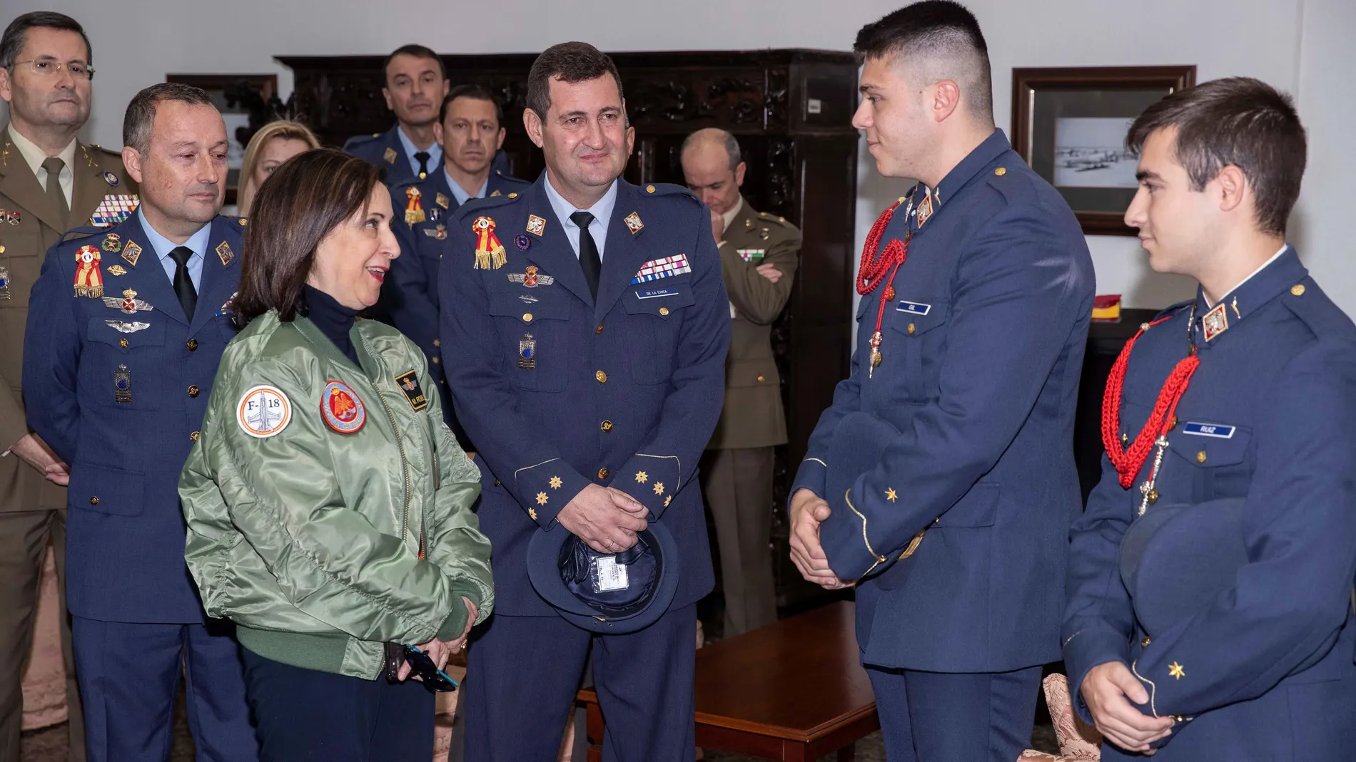 La ministra Robles visita la Academia General del Aire de San Javier en Murcia