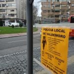La Policía Local del municipio de Valdemoro colgó carteles para llamar la atención acerca de las condiciones precarias laborales que les afectan