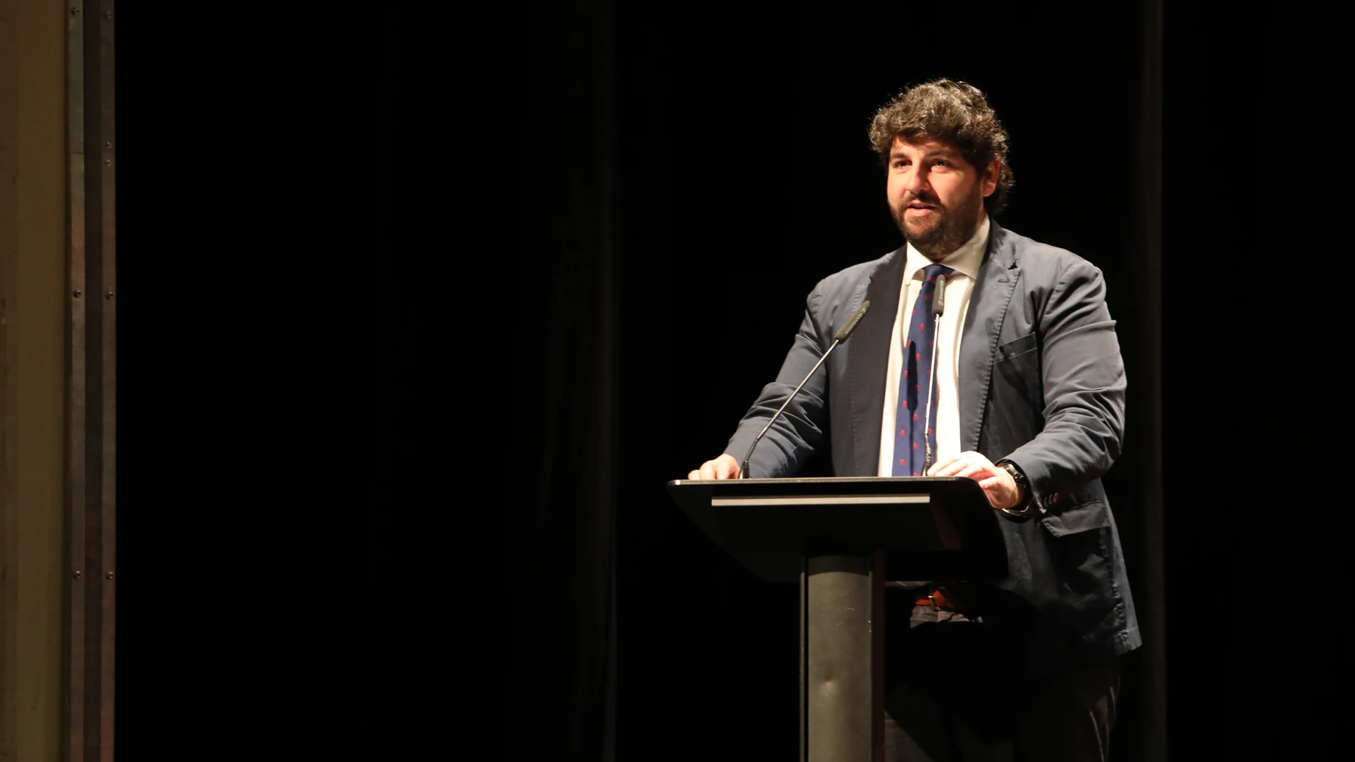 El presidente de la Comunidad, Fernando López Miras, durante la inauguración en Lorca del «II Fórum ganadero de porcino de la Región de Murcia»