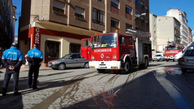 Bomberos de Soria y agentes de la Policía Local