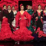 Uno de los desfiles de la última edición del Salón Internacional de Moda Flamenca (SIMOF), celebrado en Sevilla