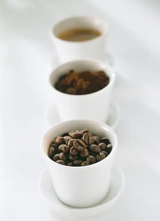 Granos de café, café molido