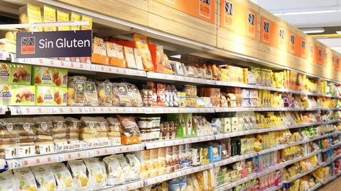 Cada vez son más las empresas que promocionan sus productos alegando que no contienen gluten | Fuente: Europa Press / Carrefour