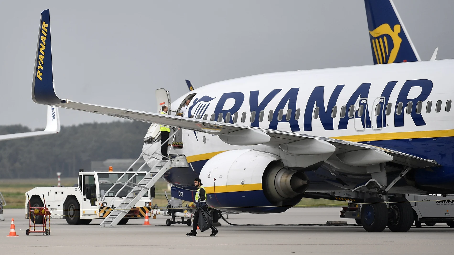 Un avión de Ryanair en el aeropuerto alemán de Weeze