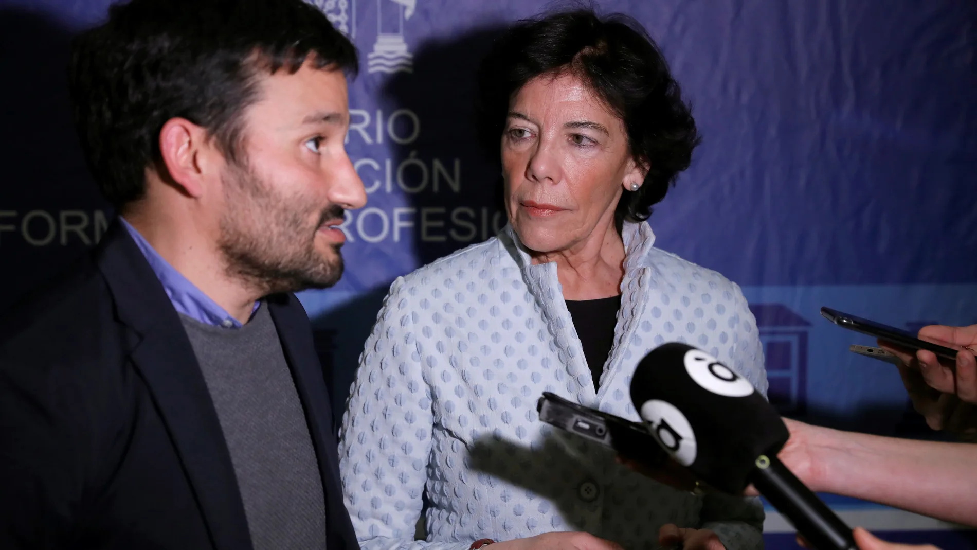 La ministra de Educación Isabel Celaá se reúne con el consejero de Educación valenciano Vicent Marzá