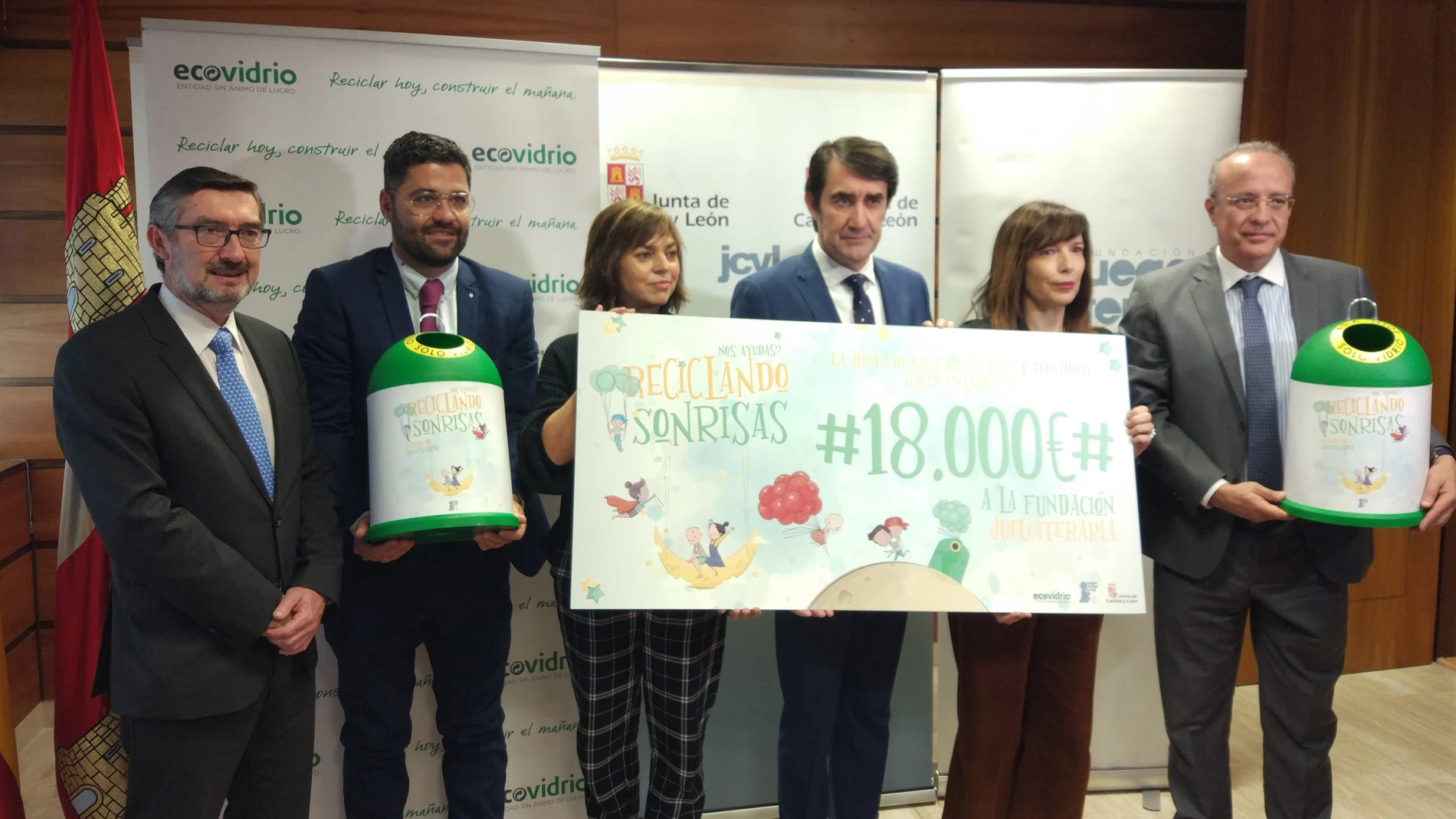 Junta y Ecovidrio donan 18.000 euros a Juegaterapia para una sala de cine infantil en el Clínico de Valladolid
