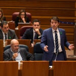 El presidente Fernández Mañueco interviene en el Pleno de las Cortes de Castilla y León