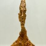 «Gran cabeza delgada» (1954), una de las obra de Giacometti, el escultor más cotizado hoy, que se exhibe en Madrid