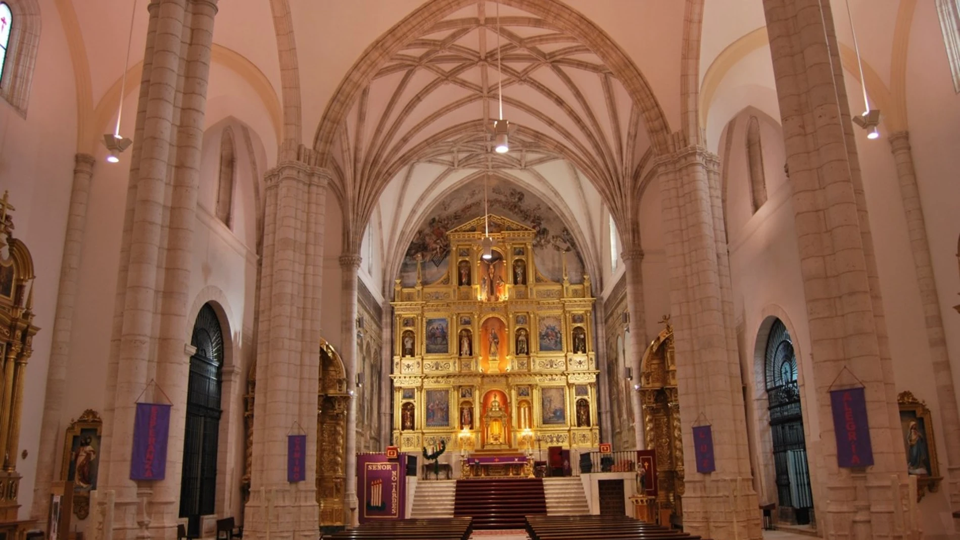 Iglesia parroquial de Santa María la Mayor de Colmenar de Oreja,