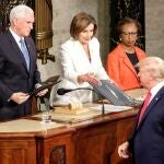 Donald Trump se negó a estrechar la mano de Nancy Pelosi en el discurso del Estado de la Unión de 2020