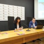 Presentación de la "Guía de Bodegas visitables en la Ruta del Vino Cigales" a cargo de la concejala Ana Redondo y la presidenta de la Ruta, Inés Salas, entre otros