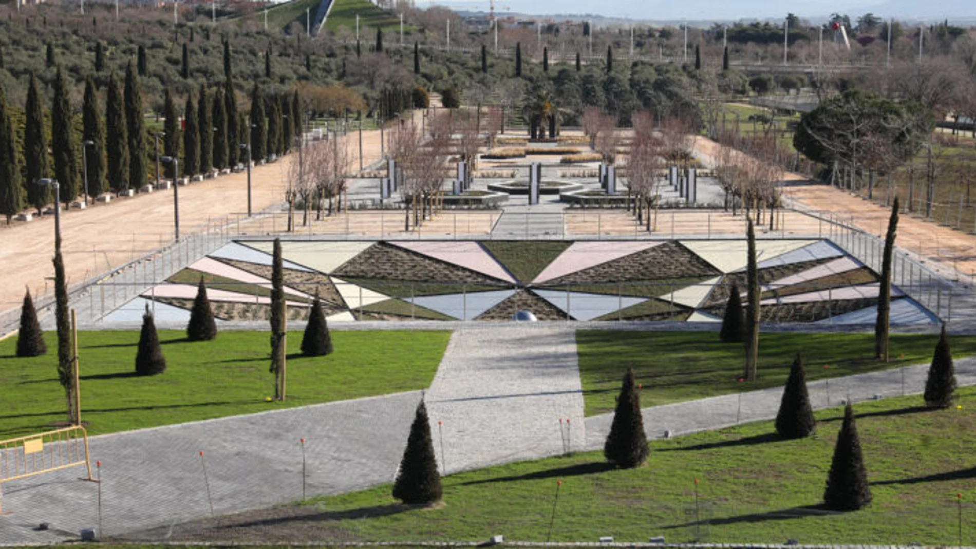 El Jardín de Monotemáticos y la Pirámide V del parque Juan Carlos I han sido remodelados completamente