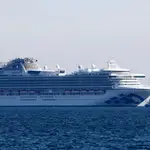  En tierra de nadie: miles de turistas atrapados en cruceros