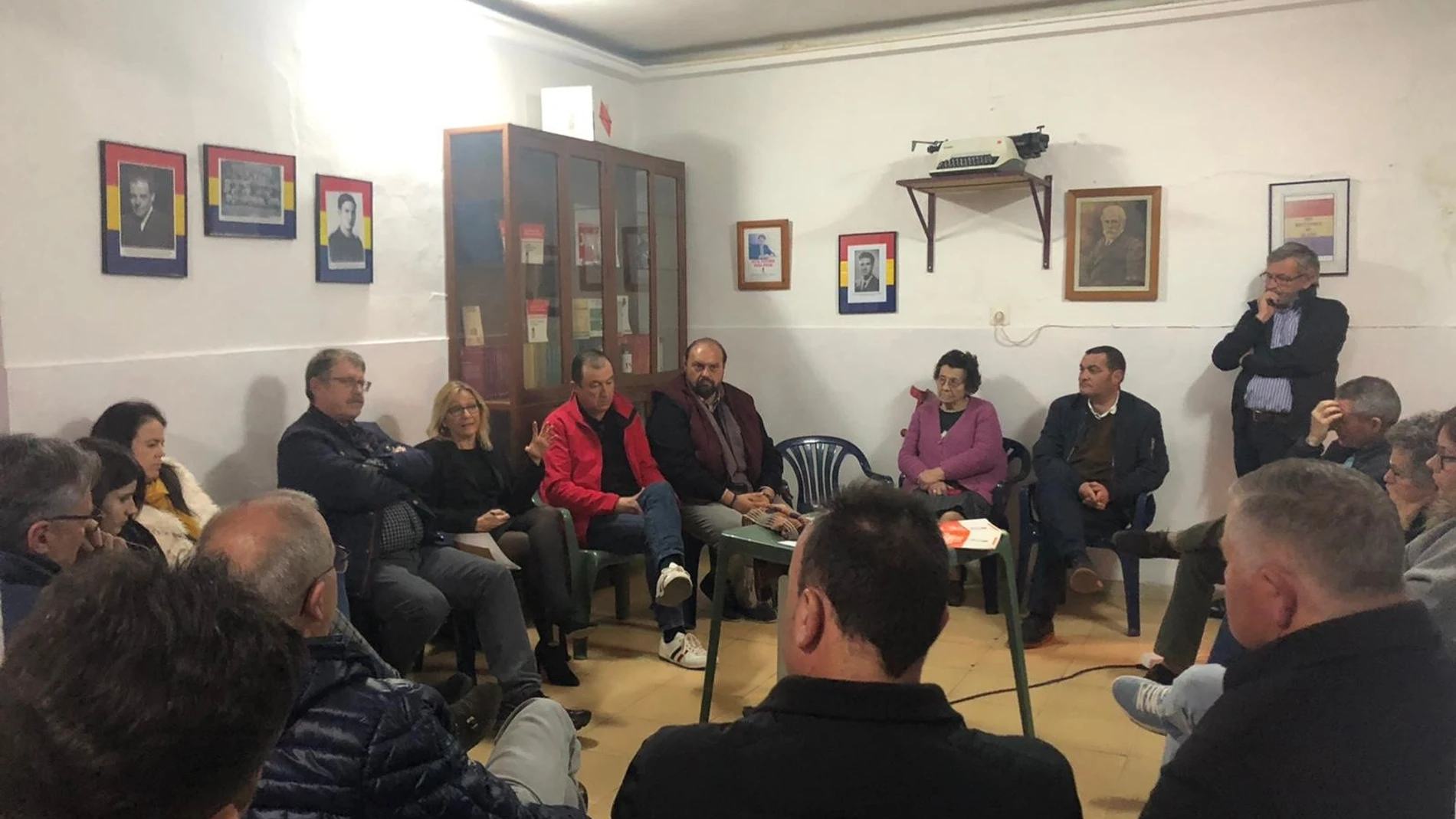 Sevilla.- Los críticos del PSOE reúnen a "53 afiliados" en su segundo encuentro en Alanís
