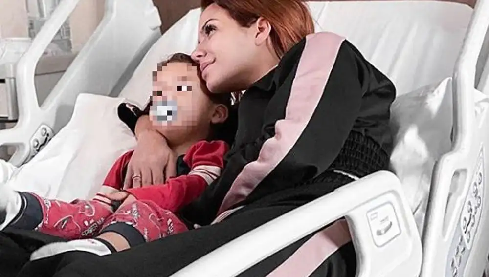 Tamara Gorro y su hijo Antonio