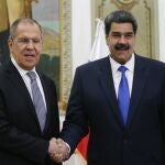 Nicolas Maduro con Sergei Lavrov en Caracas