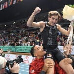Armand Duplantis, tras batir el récord del mundo